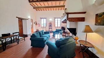 Apartment, 3 Bedrooms, Terrace, Garden View | Living room