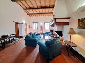 Apartment, 3 Bedrooms, Terrace, Garden View | Living room