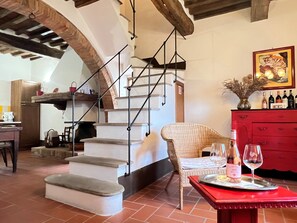 Apartment, 2 Bedrooms, Garden View | Living area - Fattoria Lornano Winery (Monteriggioni)