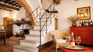 Apartment, 2 Bedrooms, Garden View | Living area