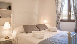 Chambre Simple Affaires (Casa Siciliana 10) | Bureau, fer et planche à repasser, Wi-Fi gratuit
