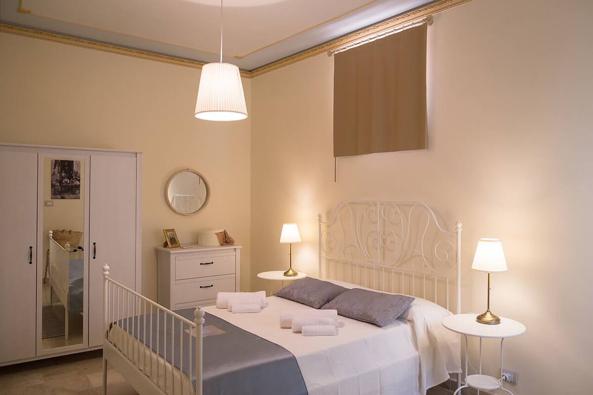 2 habitaciones, tabla de planchar con plancha y wifi gratis