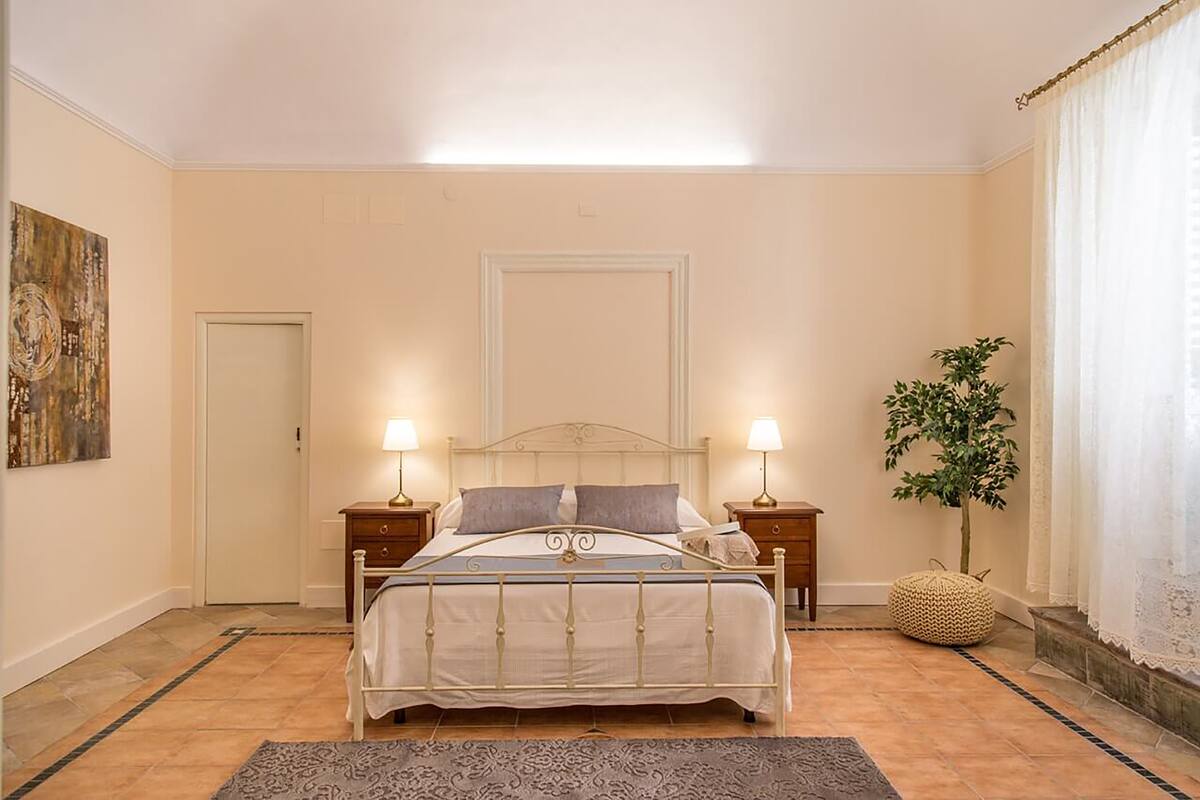 Royal-Apartment (Casa Siciliana 19) | 1 Schlafzimmer, Bügeleisen/Bügelbrett, kostenloses WLAN