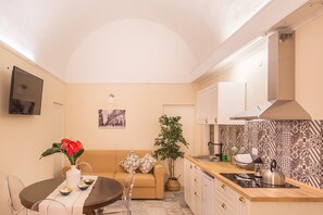 Appartement Élite (Casa Siciliana 20) | Salle de séjour | Téléviseur à écran plat