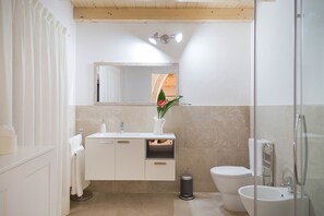 Luxury Apartment (Casa Siciliana 23) | Bathroom