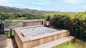 Bồn tắm spa ngoài trời