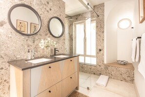 Appartamento Deluxe, 5 camere da letto | Bagno | Vasca e doccia separate, vasca da bagno a immersione totale