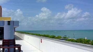 Perto da praia, prática de mergulho autônomo