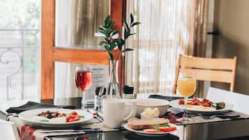 Coffee/tea maker, electric kettle