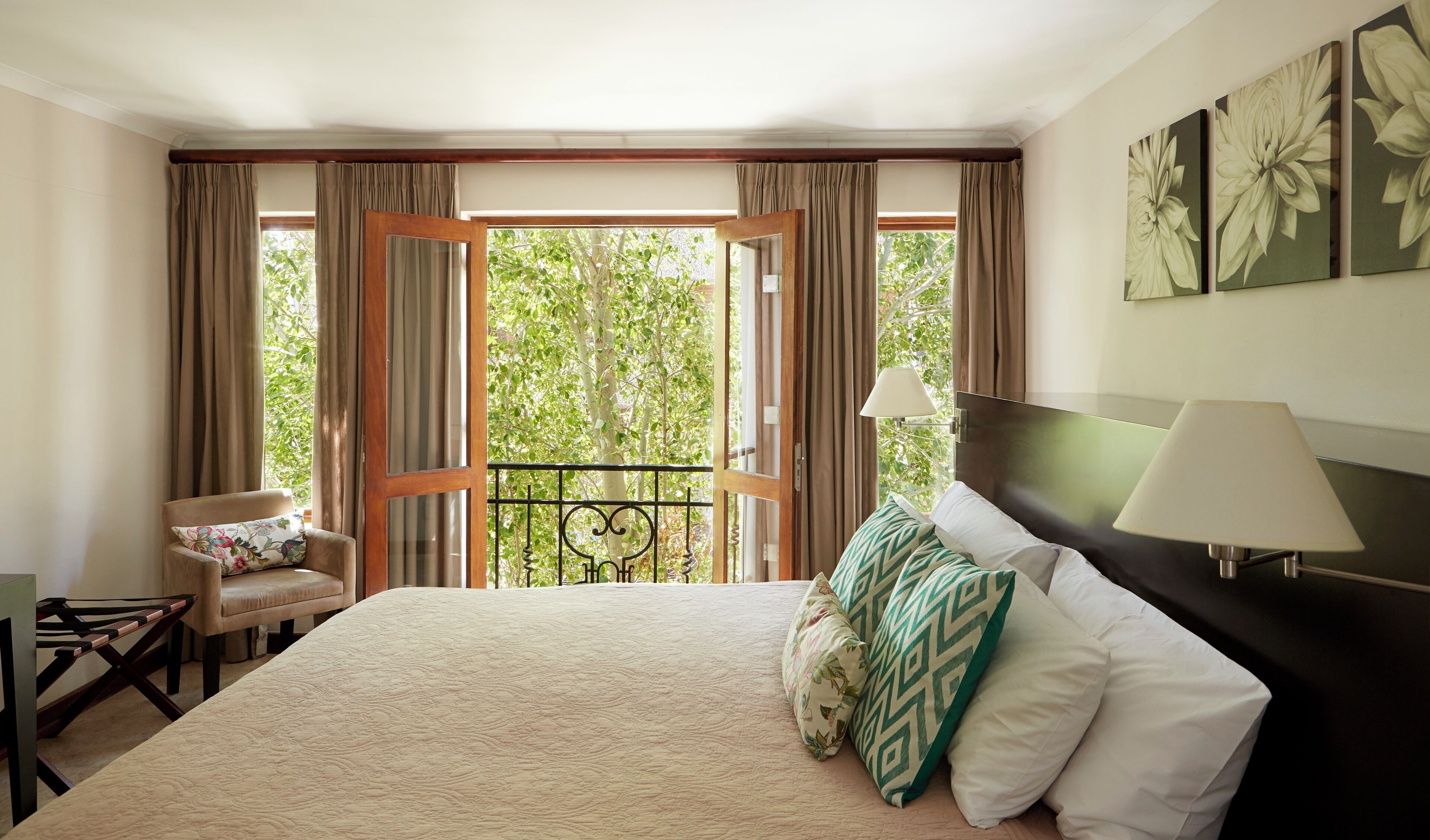 Standard Triple Room | Premium bedding, minibar, in-room safe, individually decorated