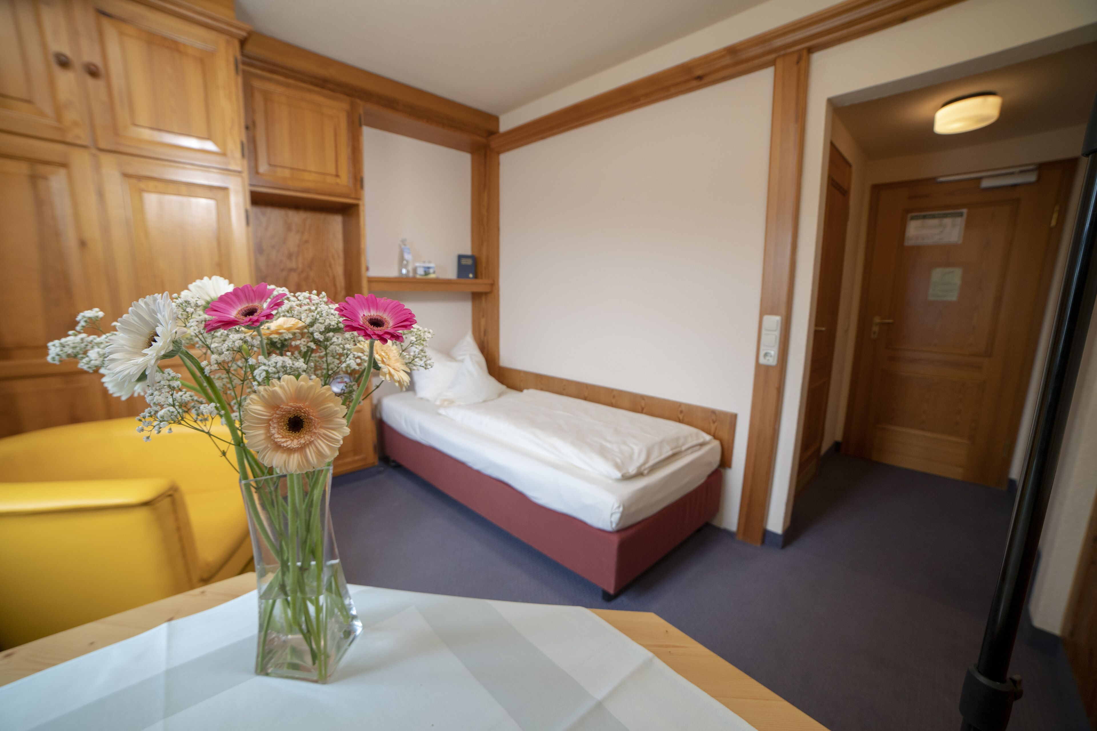 single room | 1 bedroom, in-room safe, desk, blackout curtains