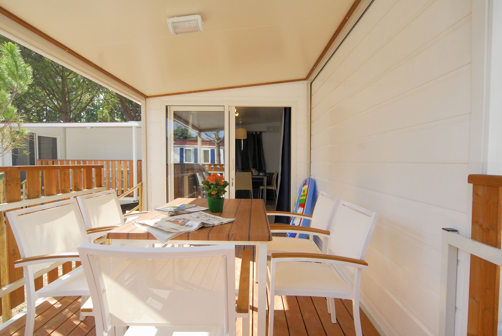 标准活动屋, 2 间卧室 (Beach Access Included) | 露台