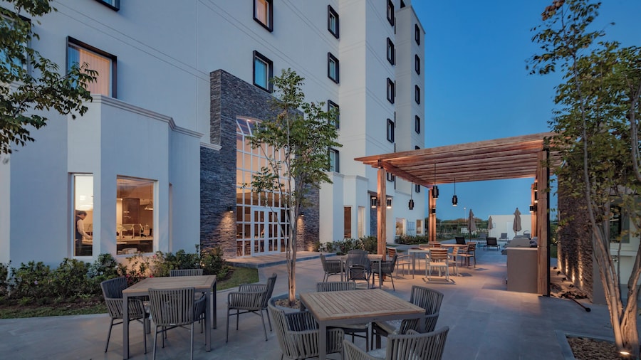 Staybridge Suites Irapuato by IHG