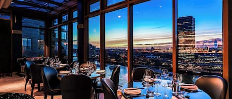 2 restaurants, breakfast, lunch, dinner served; British cuisine