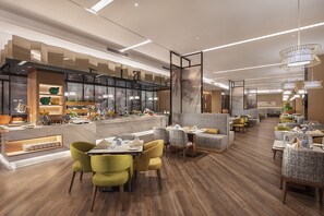 Daily buffet breakfast for a fee - Holiday Inn Tianjin Wuqing (Tianjin)