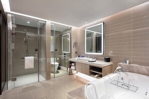 Suite, 1 Bedroom (Dining Area) | Bathroom - Holiday Inn Tianjin Wuqing (Tianjin)