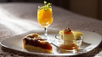 Alimentos y bebidas
