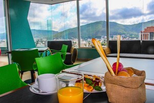 Free daily buffet breakfast