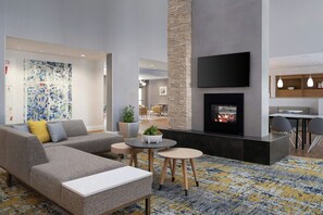 Lobby lounge - TownePlace Suites by Marriott Phoenix Chandler/Fashion Center (Chandler)