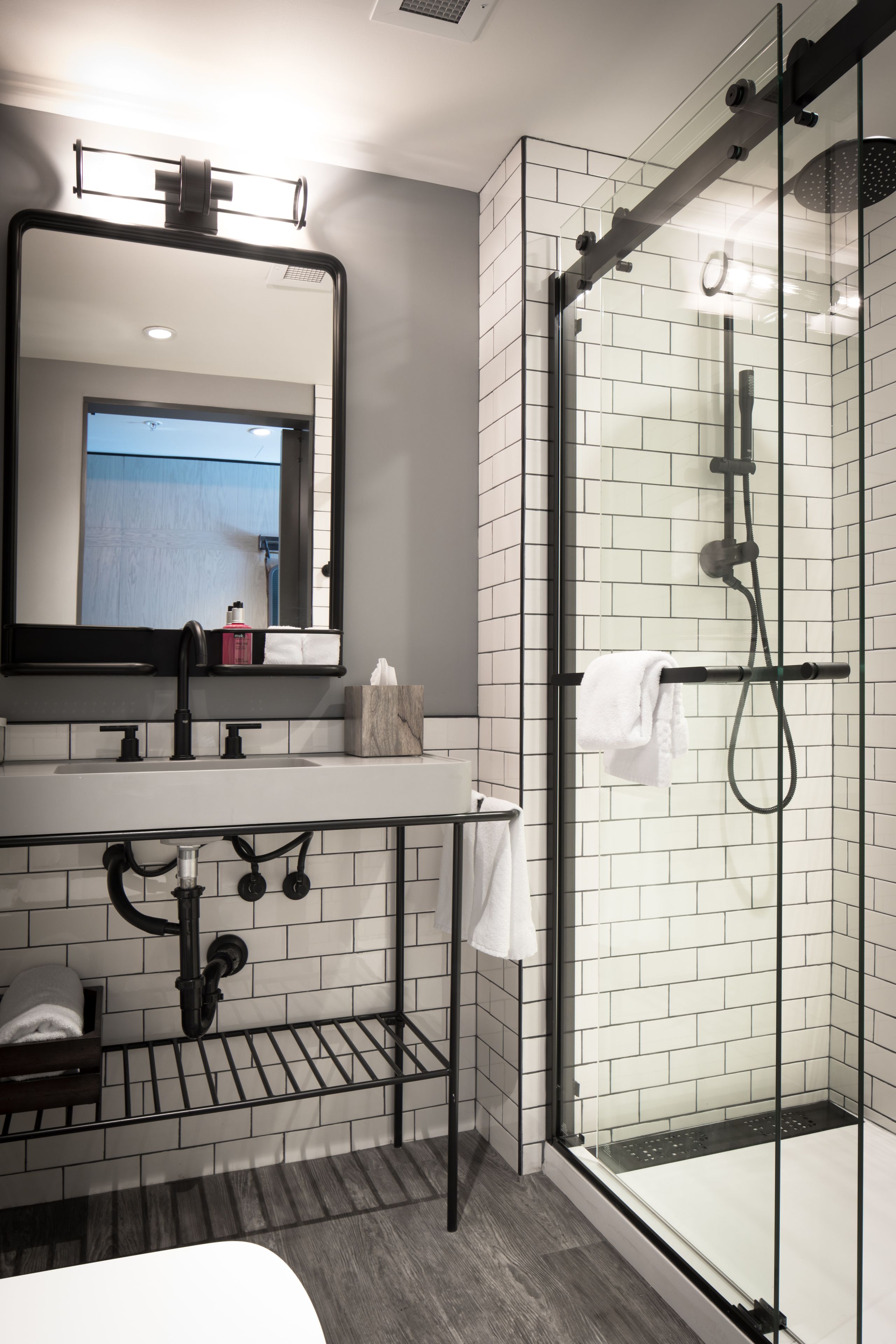 rainfall showerhead, free toiletries, hair dryer, towels