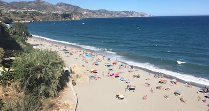 Upeat näkymät! Moderni, kaksikerroksinen huoneisto: uima-allas, wifi, taivas-TV ja ilmastointi