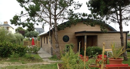 Wooden house at 50 m from the beach, 250m from the Pointe de Primel