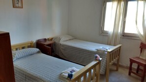 Standard-Vierbettzimmer, 1 Schlafzimmer | Kostenloses WLAN
