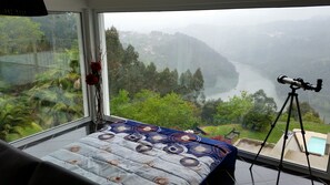 3 多间卧室、客房内保险箱、隔音、熨斗/熨衣板