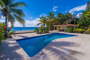 Outdoor pool, pool loungers