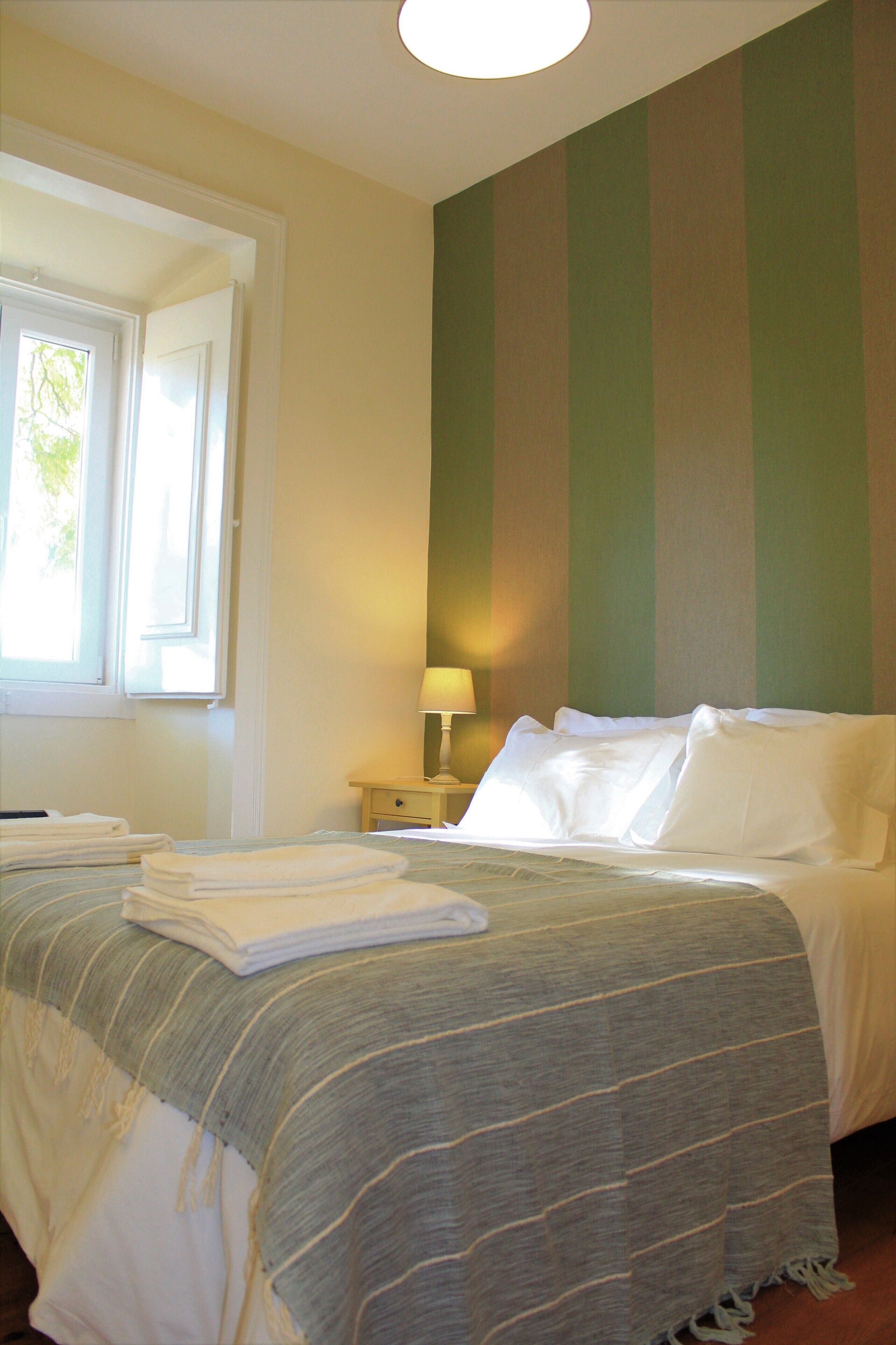 3 chambres, fer et planche à repasser, lit parapluie, Wi-Fi gratuit