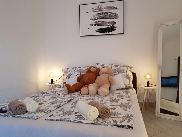 Classic Studio, Terrace, Ground Floor | 1 bedroom, desk, free WiFi, bed sheets