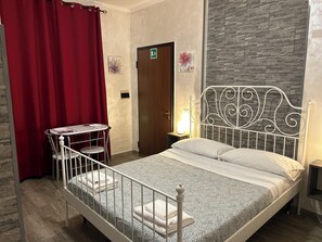 ห้องคลาสสิก, ห้องน้ำส่วนตัว | ห้องเก็บเสียง, Wi-Fi ฟรี, ผ้าปูที่นอน