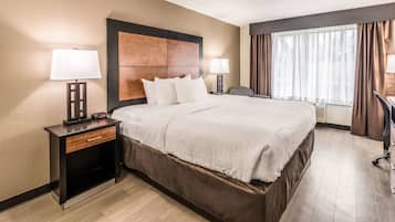 Standardrum - 1 kingsize-säng - icke-rökare | Skrivbord, arbetsyta för laptop och mörkläggningsgardiner