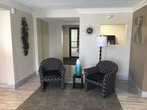 Sittområde i lobbyn