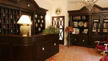 Quầy tiếp tân