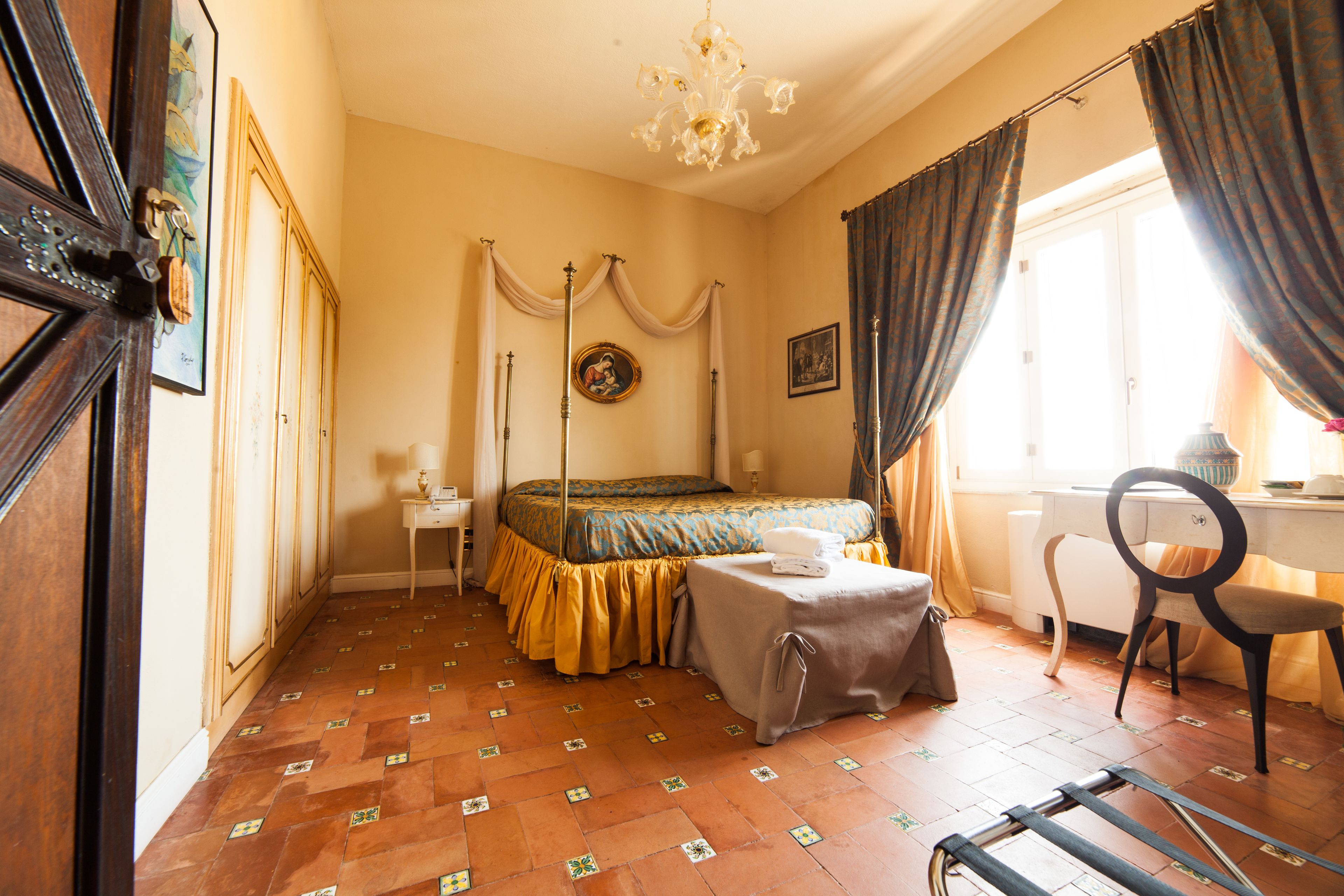 Doppia Deluxe, 1 letto matrimoniale, bagno in camera, al piano terra | Una cassaforte in camera, con stile personalizzato