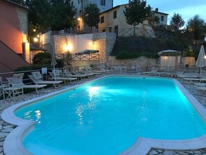 Outdoor pool - La Casetta del Borgo San Gimignano, relax nature swimming pool, STARLINK powered (Gambassi Terme)