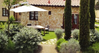 La Casetta del Borgo San Gimignano, relax nature swimming pool, STARLINK powered