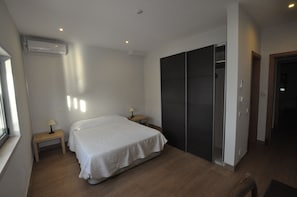 9 chambres, fer et planche à repasser, Wi-Fi gratuit, draps fournis