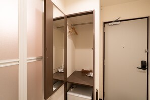 Værelse med 2 enkeltsenge | Gratis Wi-Fi, sengetøj