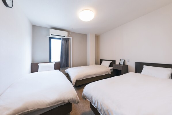 Triple Room | Free WiFi, bed sheets - OKINI - DOYANEN HOTELS (Osaka)