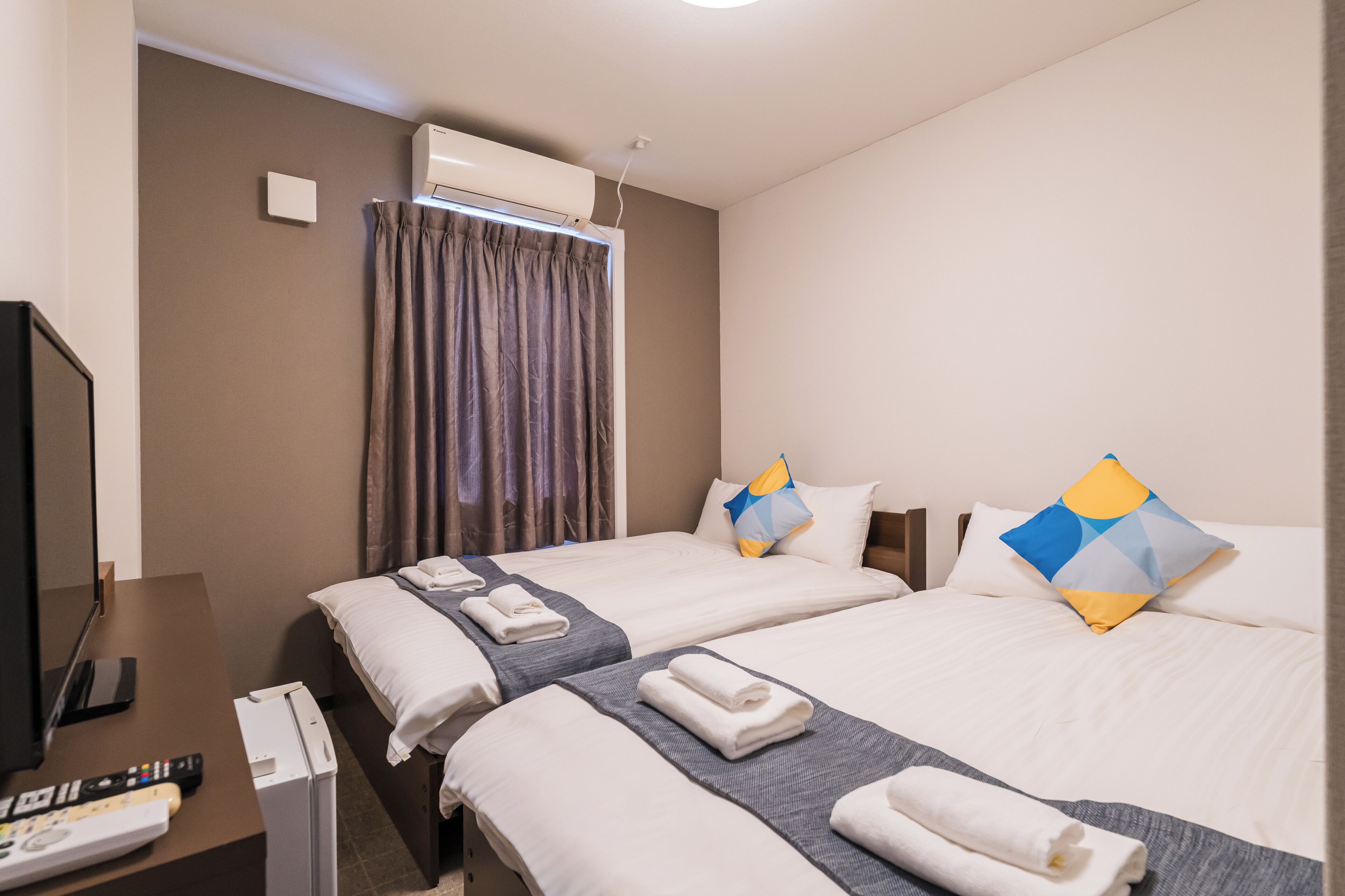 Superior Twin Room | Free WiFi, bed sheets