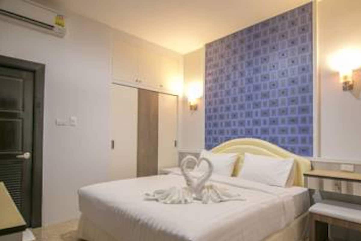 Quarto standard | Cortinas blackout, Wi-Fi de cortesia, roupa de cama