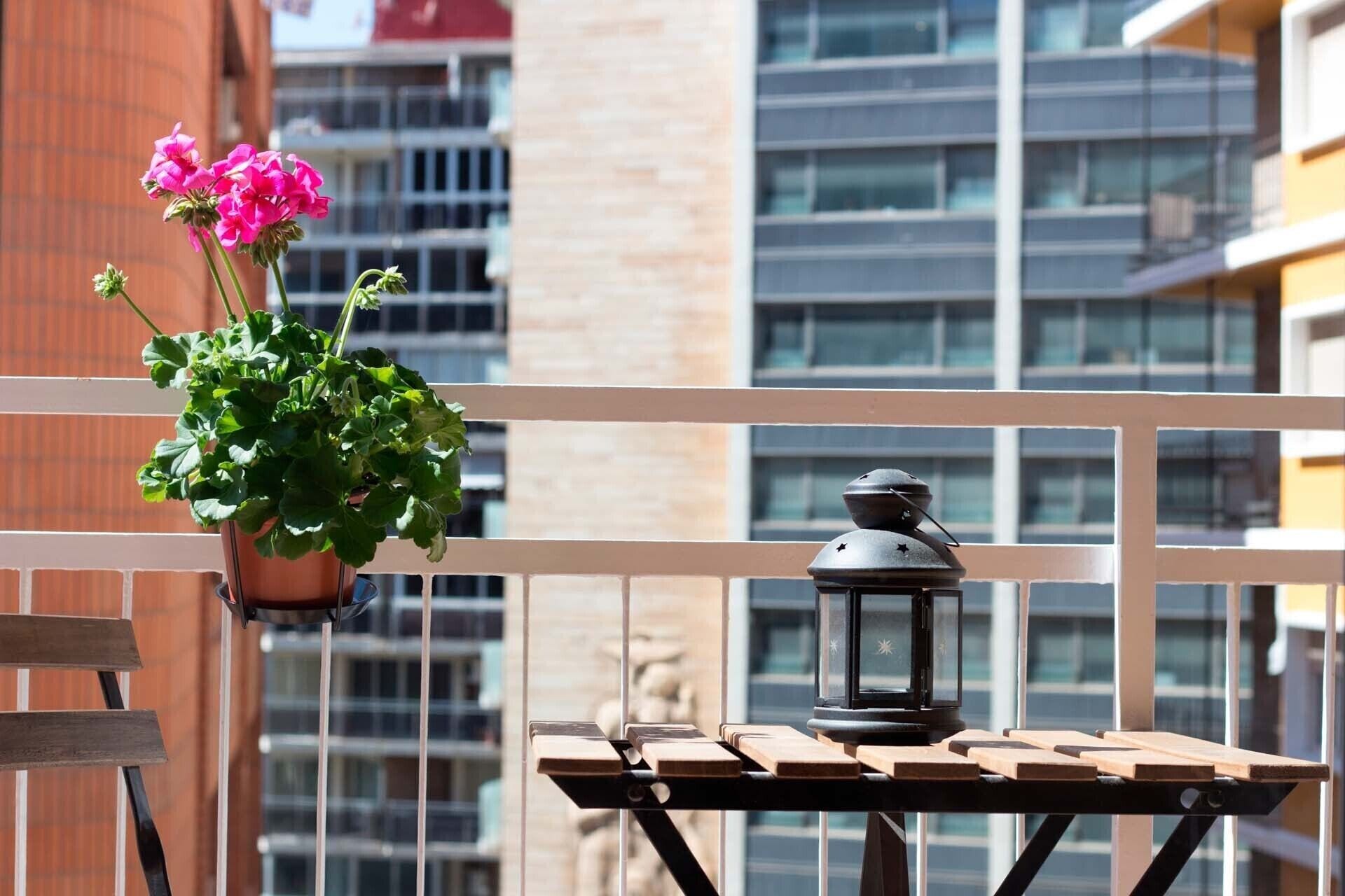 Balcón con vistas a la plaza San Cristóbal