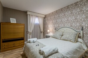 5 dormitorios, tabla de planchar con plancha, cuna de viaje y wifi