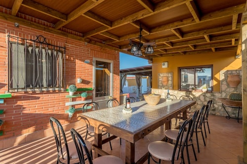  House Ludima in Fuentes de Andalucia, 40 min from Sevilla and 50 min of Cordoba