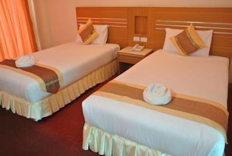 Standard Twin Room | ์ฑ
์, ์๋ง ์ปคํผ, ๊ฐ์ด ์นจ๋, ๋ฌด๋ฃ WiFi