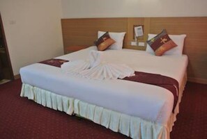 Standard Double Room  | Una scrivania, tende oscuranti, letti aggiuntivi (a pagamento)