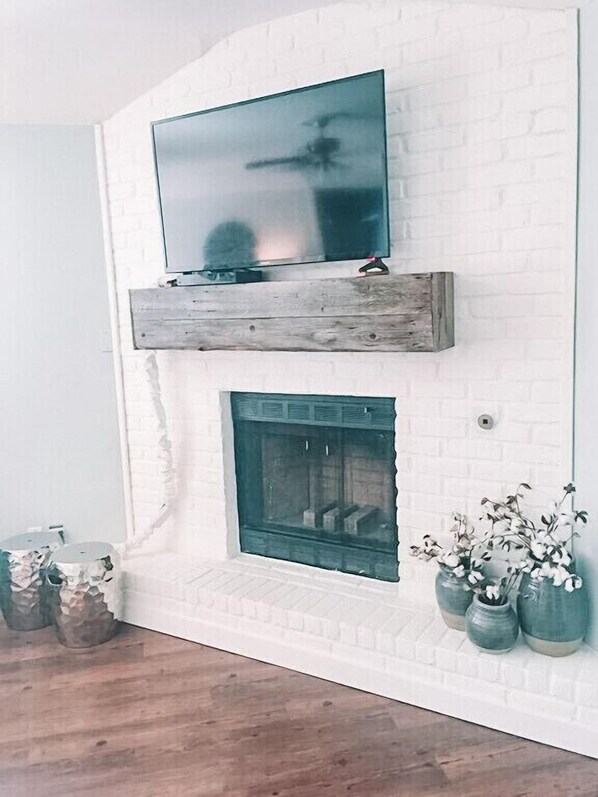 Interior - THE COTTAGE@CHAPEL RIDGE #1 in Waco for Exceptional reviews! Ranked #6 in all TX (Waco)