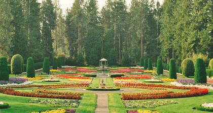 Private full-floor upstairs 2 bedroom apartment @13th & Grand